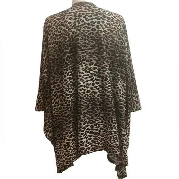 Steve Madden Leopard Printed Shawl Wrap Fashionable Open Front Poncho Cape - Picture 4 of 6